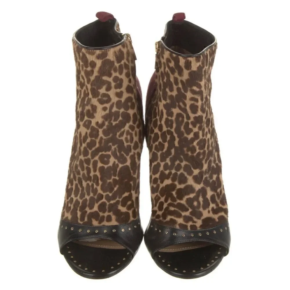 SALVATORE FERRAGAMO Calf Hair Animal Print Ankle Booties |Size: 9|
